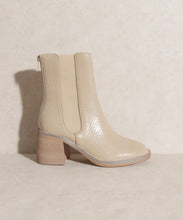 Load image into Gallery viewer, Oasis Society Olivia - Chelsea Heel Boots