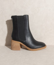 Load image into Gallery viewer, Oasis Society Olivia - Chelsea Heel Boots