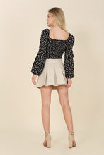 Load image into Gallery viewer, Ruched floral print crop top with puff sleeves